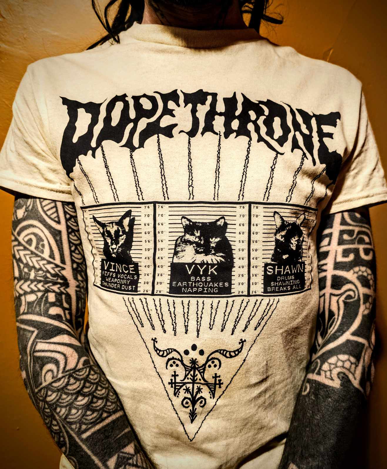 ''CAT MUGSHOT'' T-shirt - Sand edition